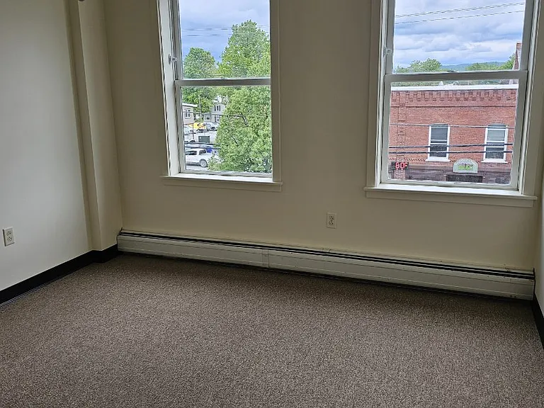 327 Main St #202 — Photo 4