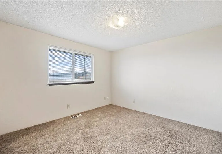 4601 Mallard Ct — Photo 6