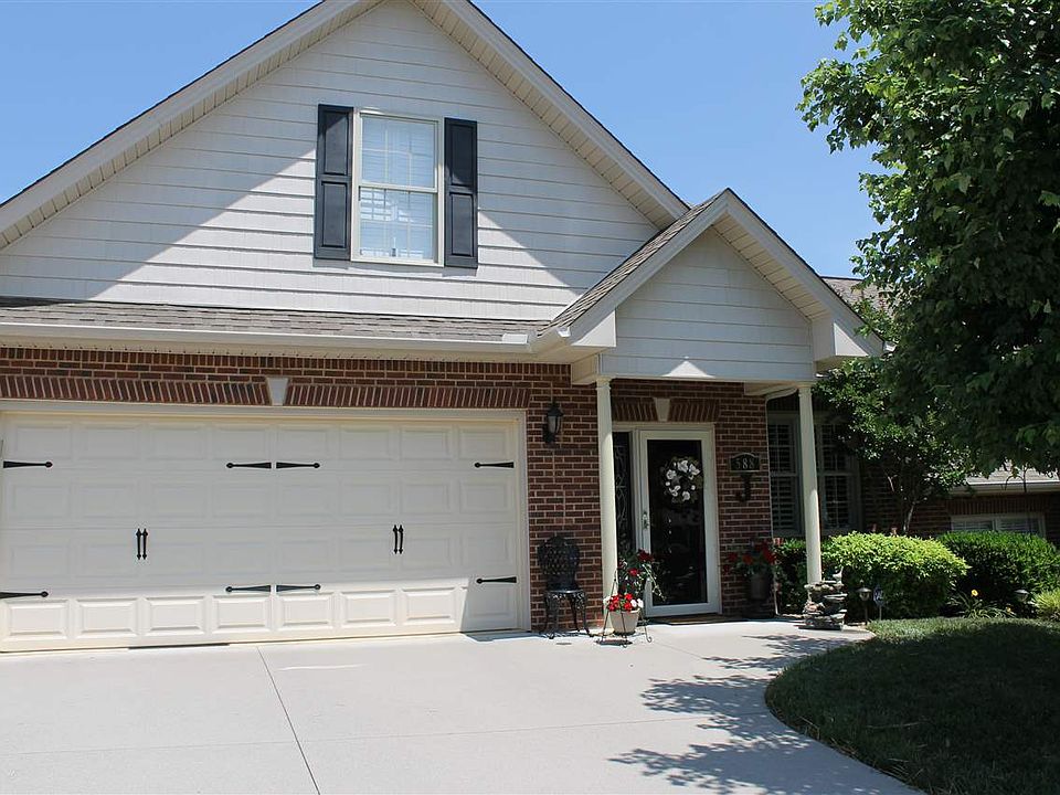 1st image of 588 Kensington Dr