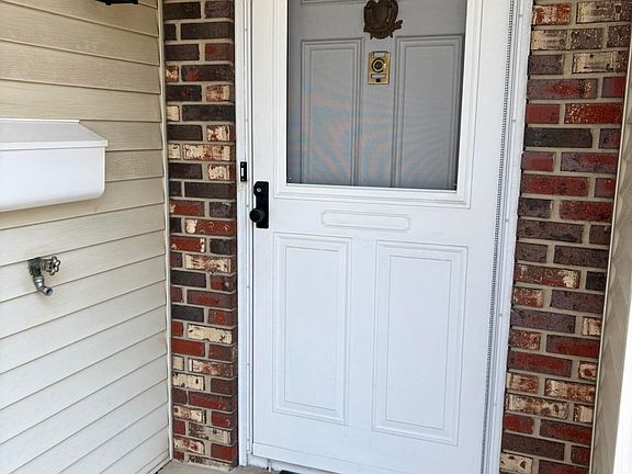 3rd image of 8 Dryden Road