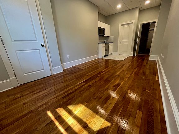 2nd image of 399 Marlborough St APT 5