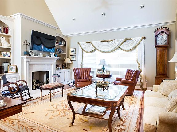 2nd image of 5065 Ivybridge Dr