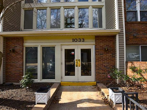 3rd image of 1033 Wilton Royal Dr APT 206