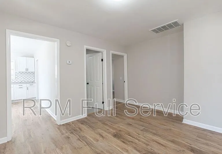 1002 N Maple St #A — Photo 5