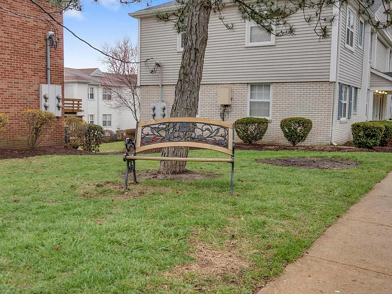 9108 Eager Rd — Photo 15