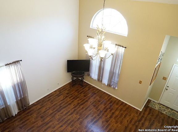4th image of 1107 Sampson Dr