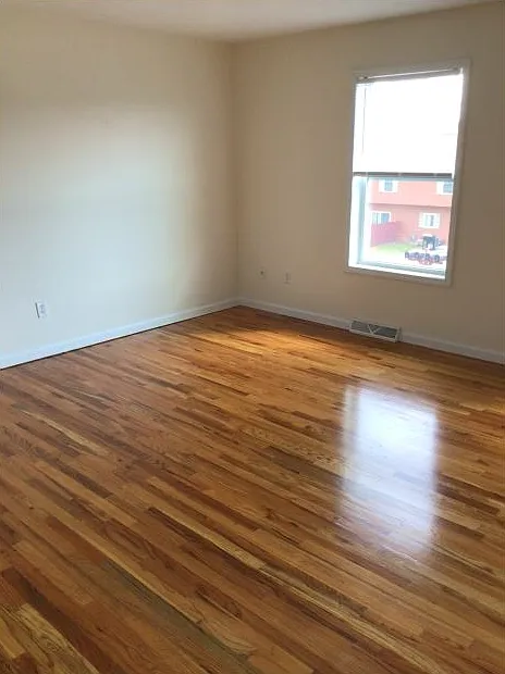 3 bed, $1,695 — Photo 4