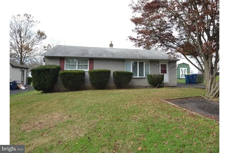 316 Olive Ave photo 1