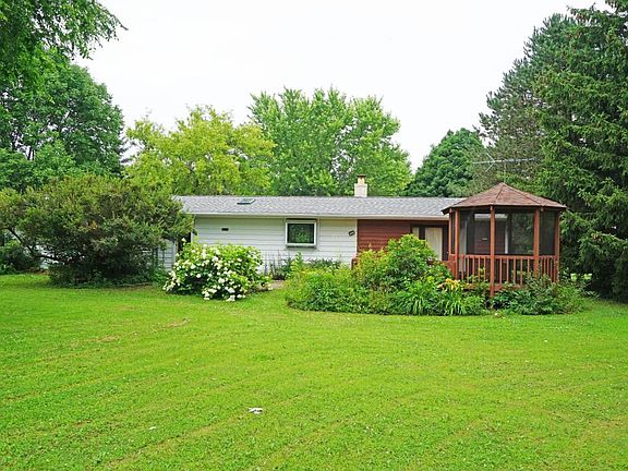 4th image of W269 Golden Lake Park Cir