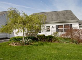 17643 Northampton Ct, Chagrin Falls, OH 44023