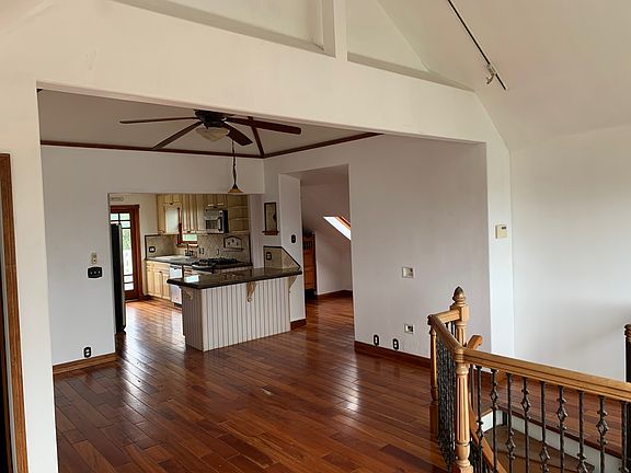 4th image of 541 20th St APT 4