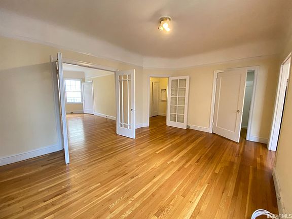 4th image of 2590 Sacramento St #201