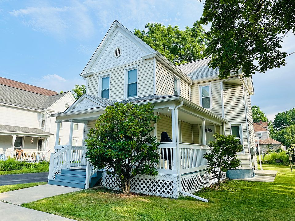 1st image of 10 Garfield Ave #2