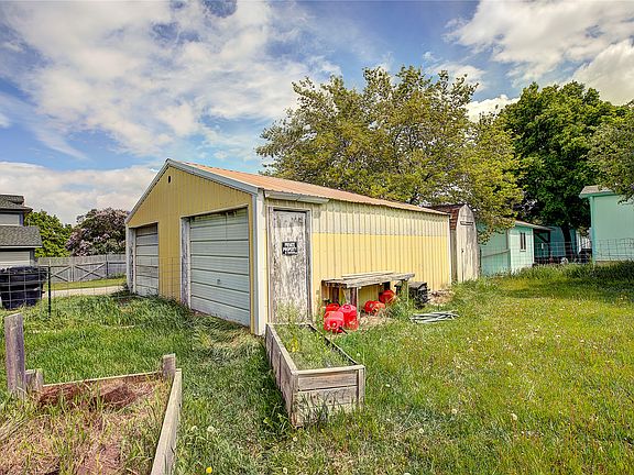 5th image of 1411 7th St E