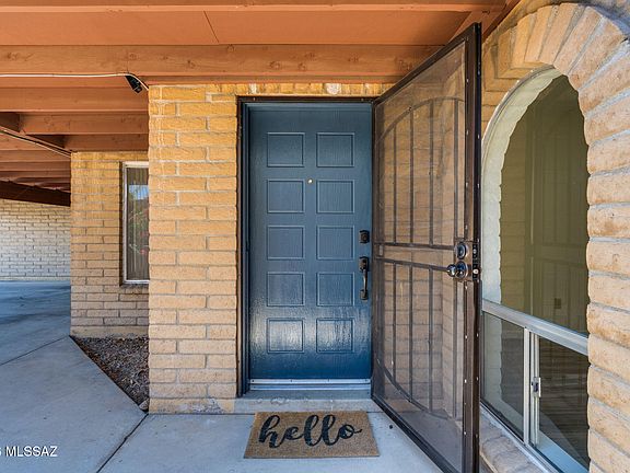 3rd image of 541 W Calle Lago