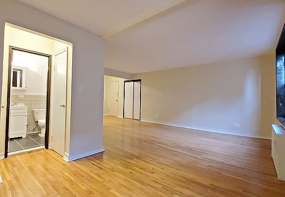 2nd image of 535 E 21st St #5H