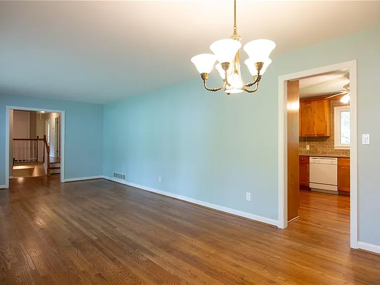 2852 Talisman Ct NE — Photo 15