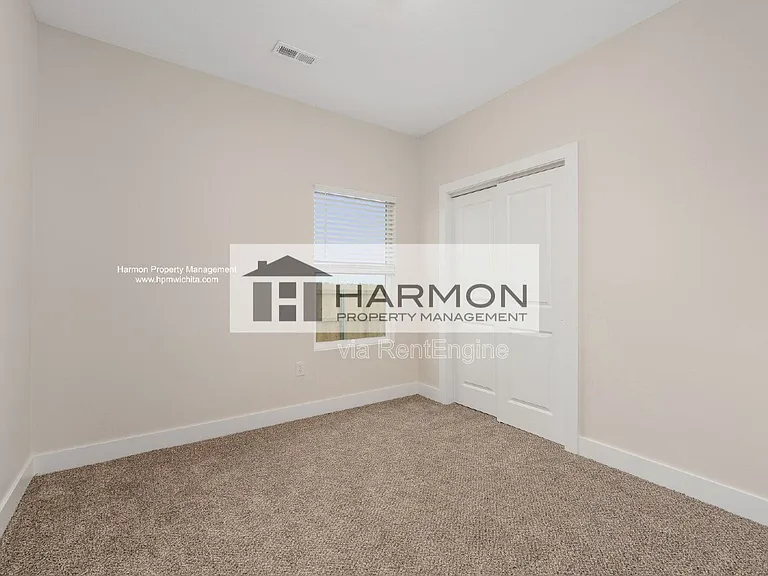 2054 N Reece Rd — Photo 13