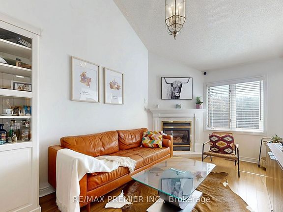4th image of 9 Wentworth Dr #13