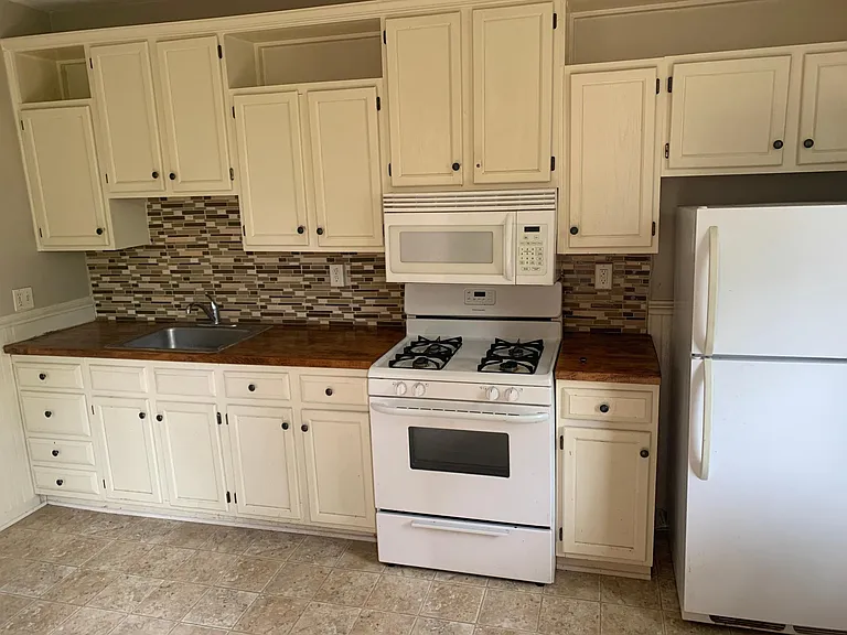 523 W Orange St #1 — Photo 5