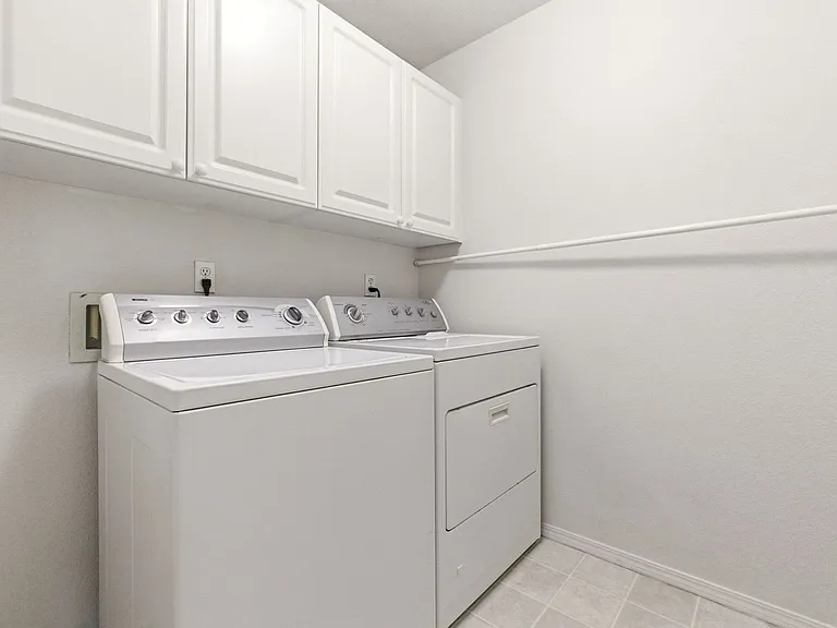 2322 NW 168th Pl — Photo 35
