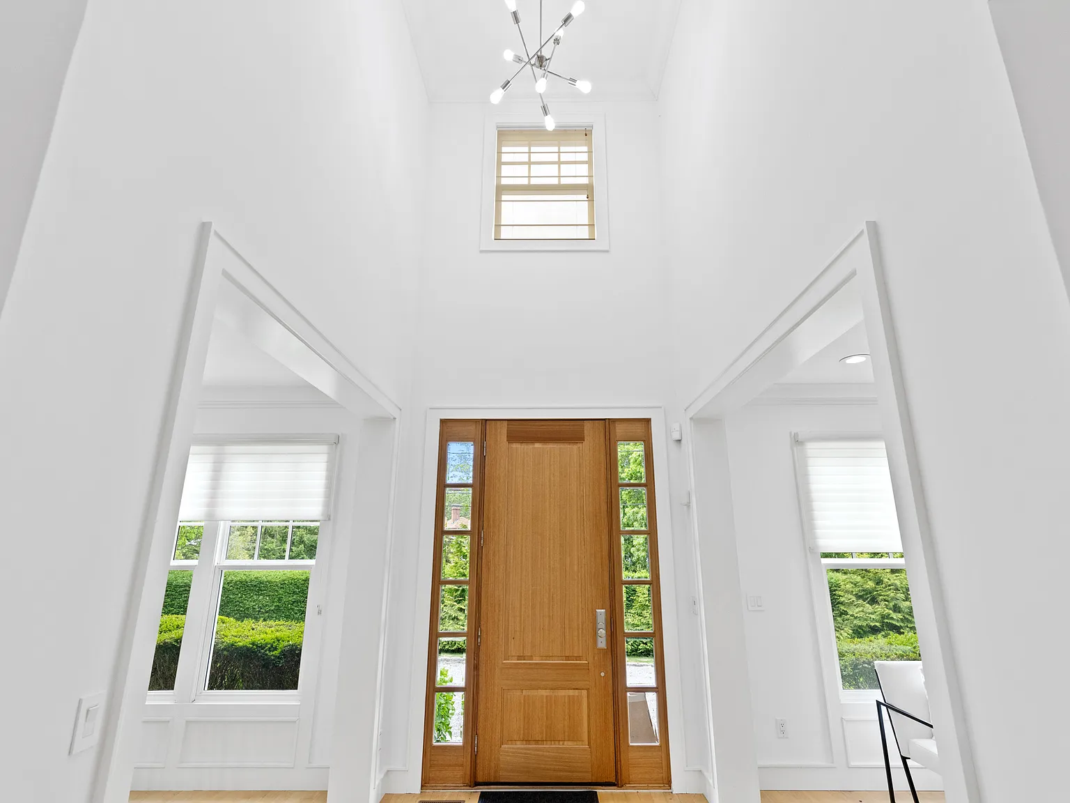 Newly Renovated 6 Bedroom Southampton Home — Photo 4