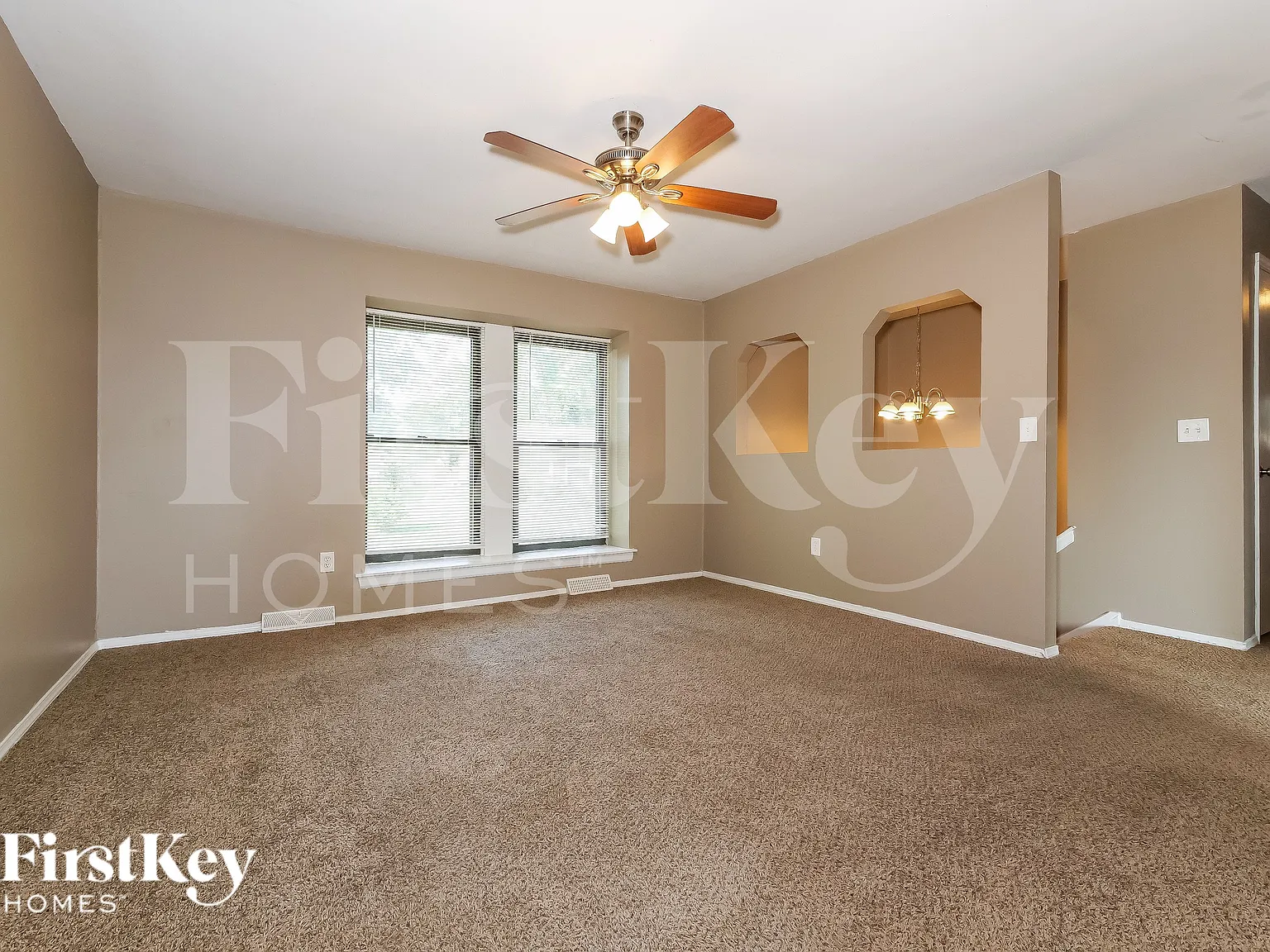 3 bed, 2.5 bath, 1462 sqft, $1,870 — Photo 2