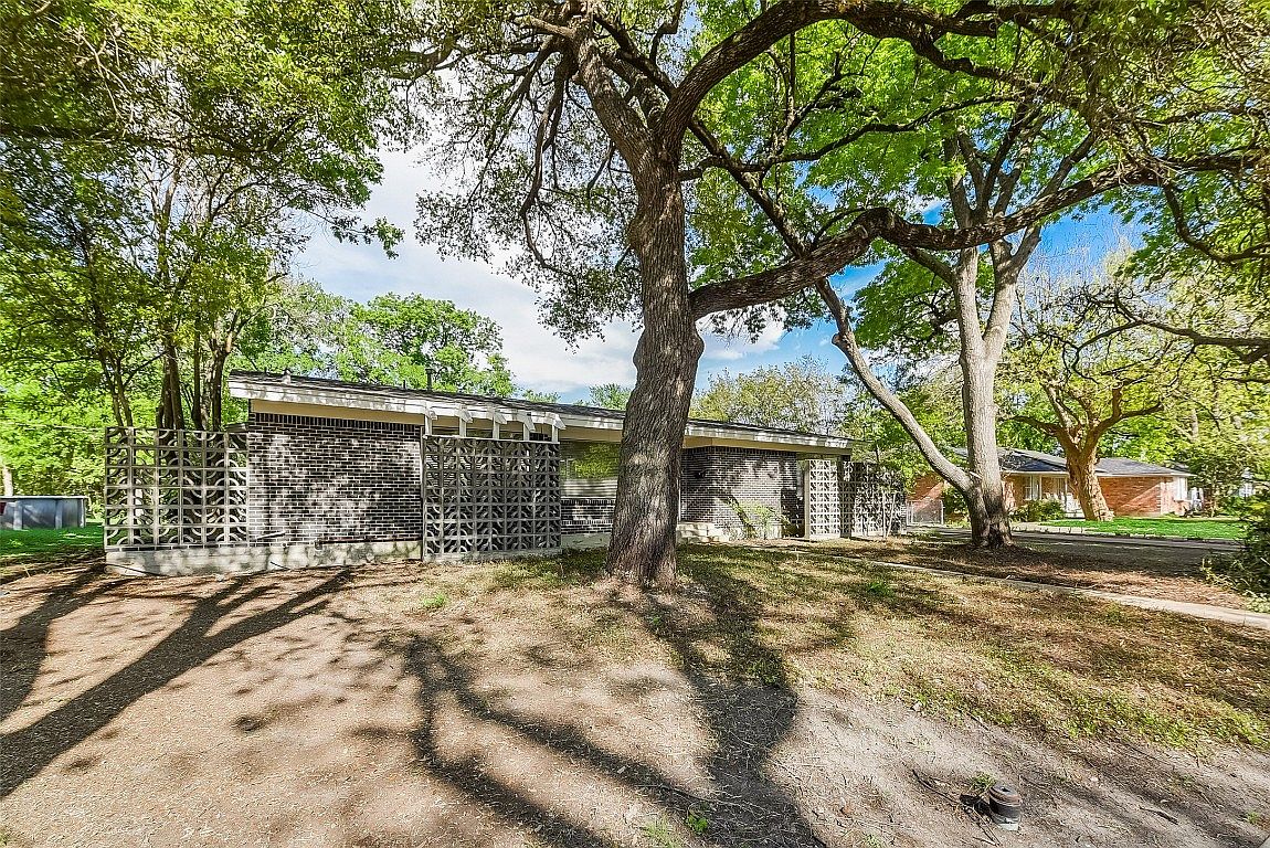 2626 S Glenbrook Dr, Garland, TX 75041 Zillow