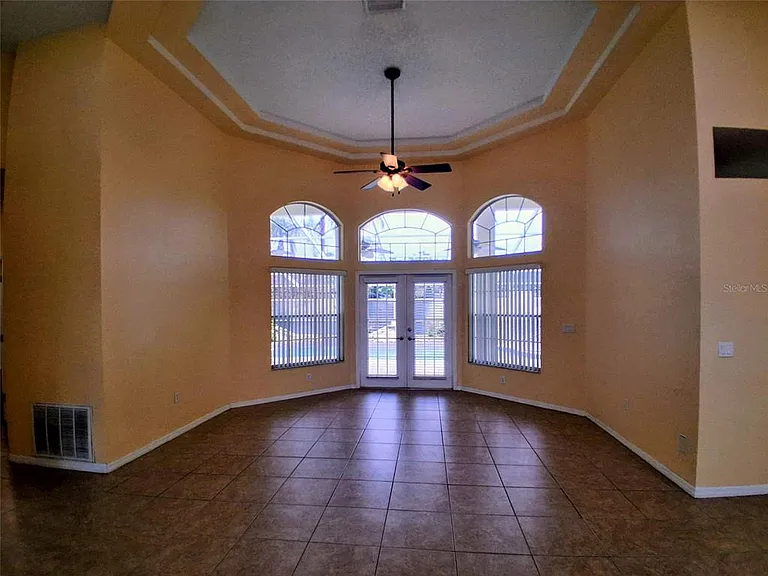 3392 Saint Ives Blvd — Photo 14
