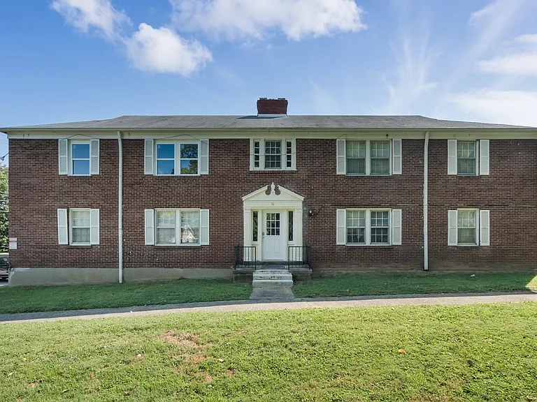 Berkshire Apartments — Photo 1
