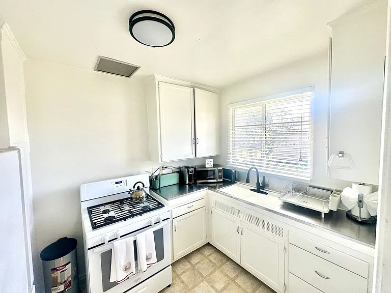 4142 S Buckingham Rd #D — Photo 8