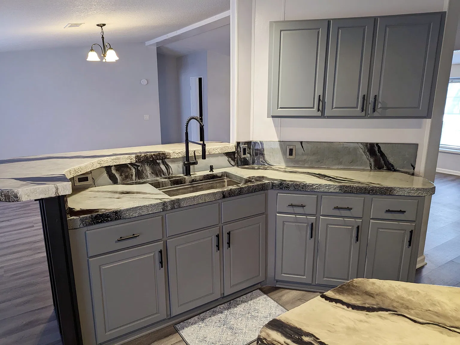 3 bed, 2.5 bath, 2040 sqft, $2,000 — Photo 2