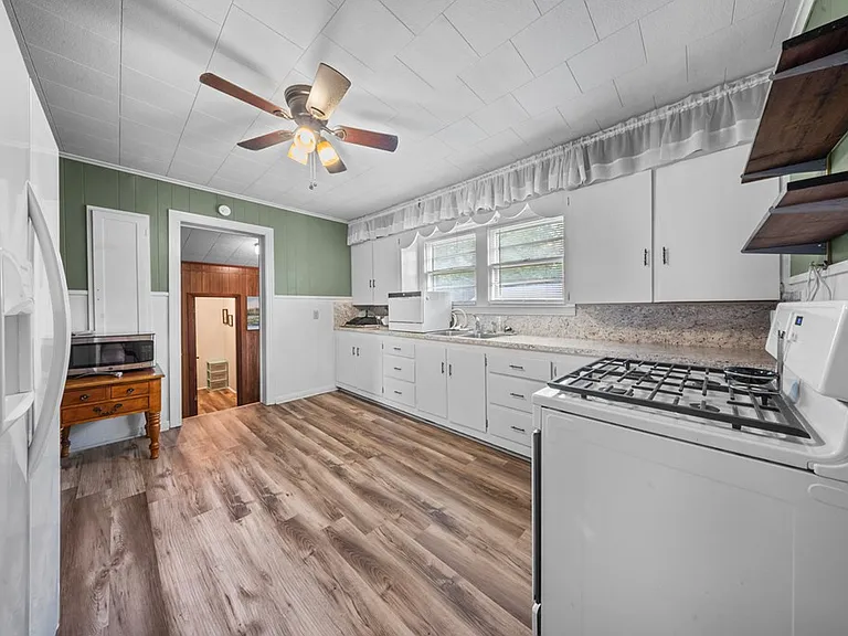7264 State Highway 190 E — Photo 7