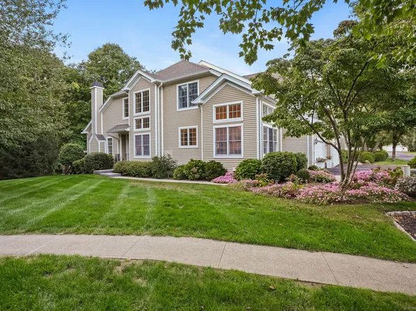 51 Regency Circle #51, Trumbull, CT 06611