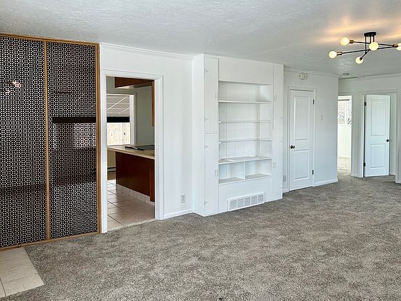 4th image of 852 E Galena Dr #1