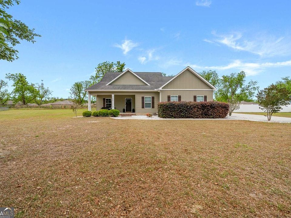 1st image of 1615 Colony Ln