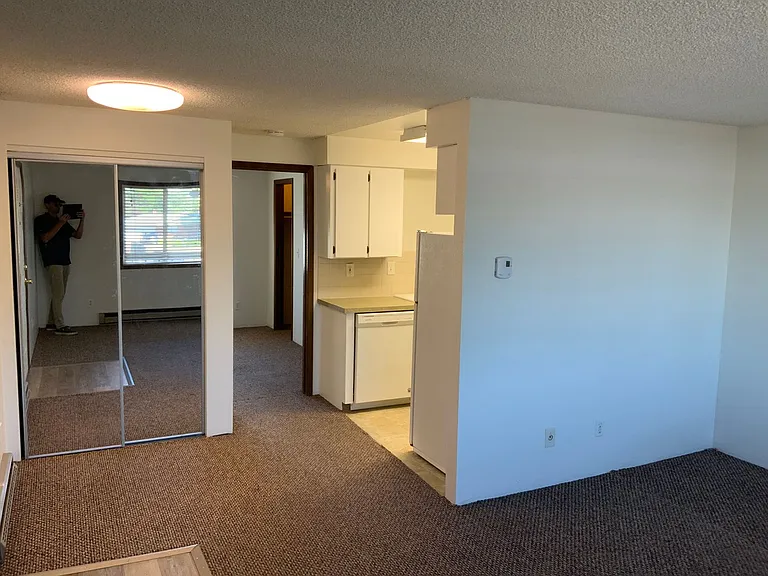 7720 E Mission Ave — Photo 2