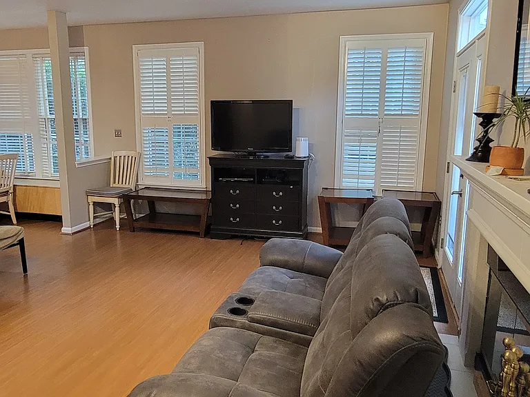 21381 Maidsville Ct — Photo 23