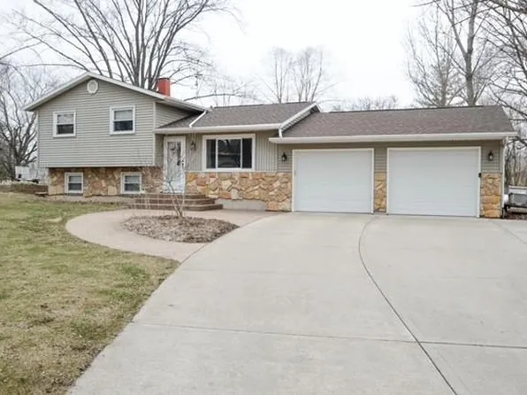 222 Sullivan St, Cambridge, WI 53523