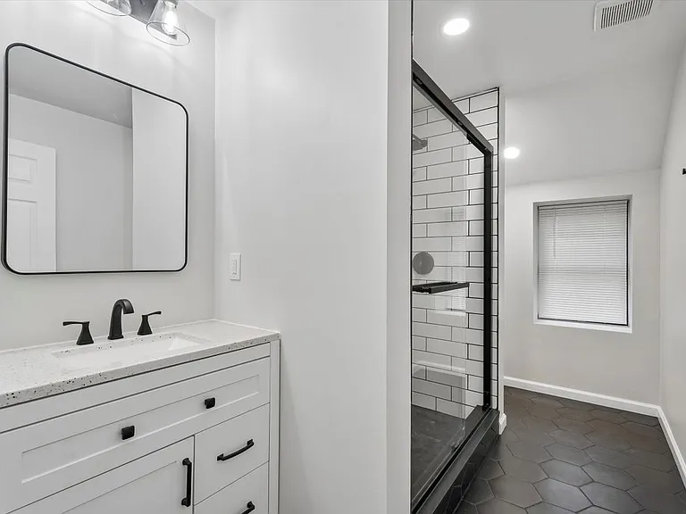 4359 Fleming St — Photo 14