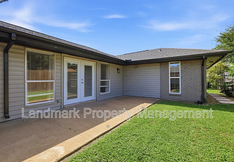 4349 Altamesa Blvd — Photo 27