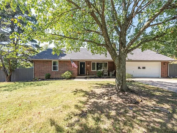 105 Short Ave, Lincoln, AR 72744