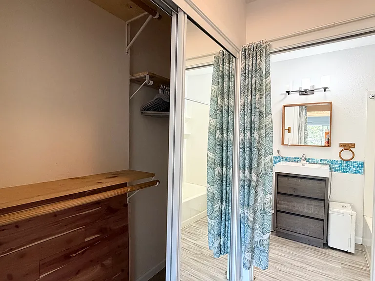 Loma Vista Ter — Photo 10