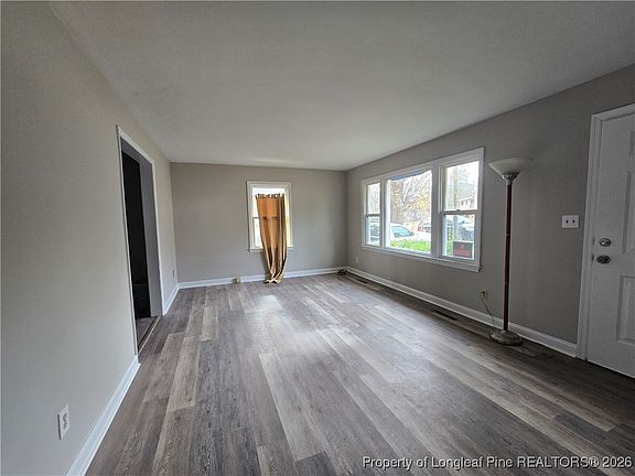 4th image of 1606 Gilmore St