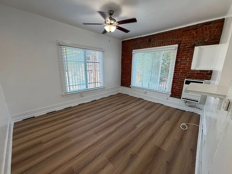 1827 W Sunset Blvd — Photo 4