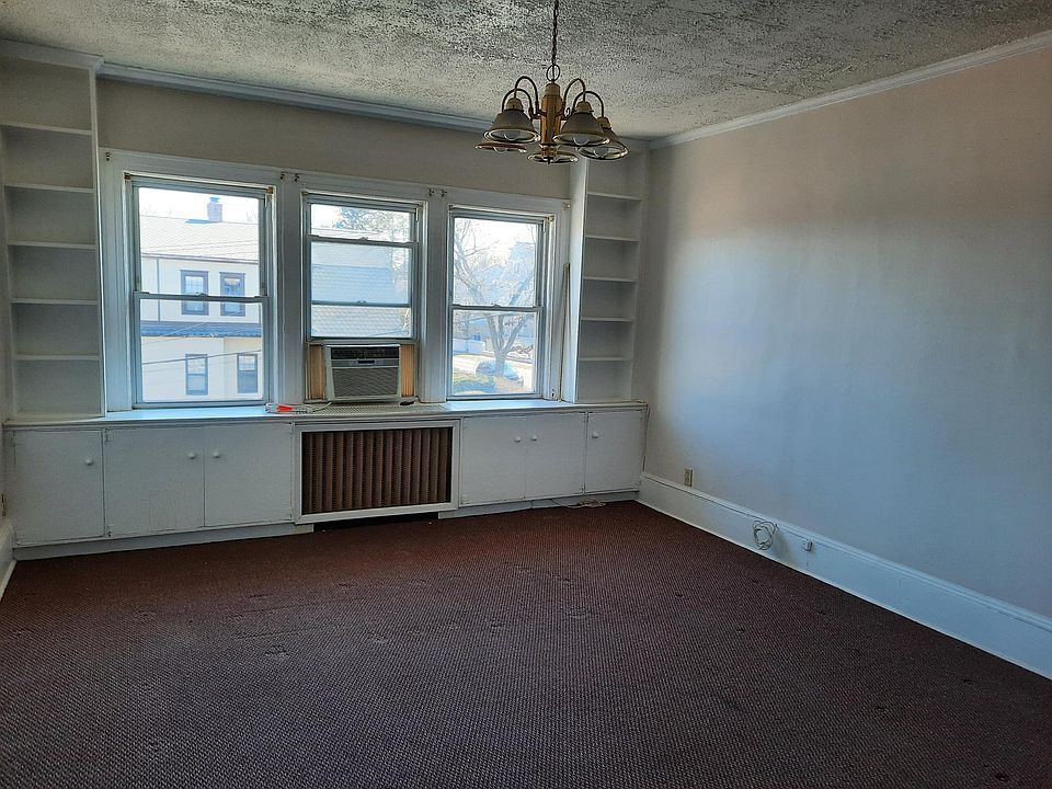 1st image of 27 Vernon Ave #3