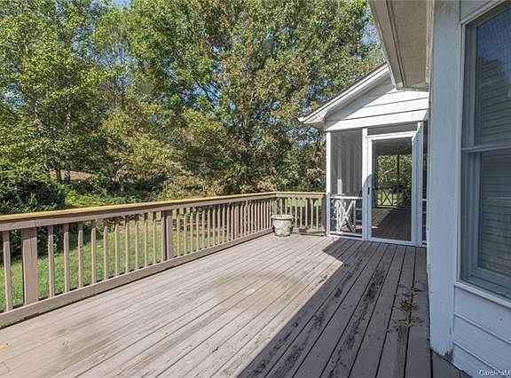 5th image of 2865 Berwick Ln