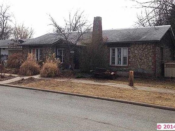 3rd image of 418 W Oak St