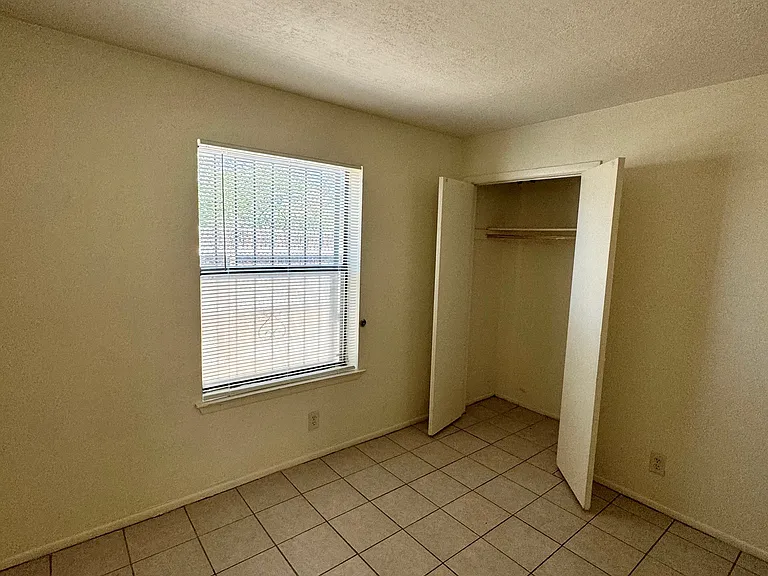 625 Louisiana Blvd SE #A — Photo 7
