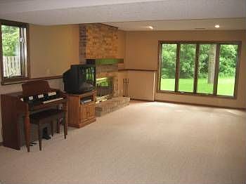 3rd image of 635 Alvarado Ln N